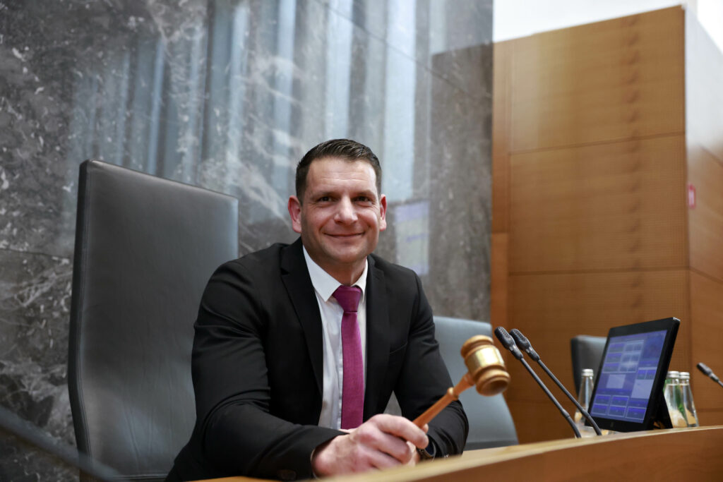 Odzivi na izvolitev Stevanovića: “Kakšno jokanje na levici. Pa obtoževanje in podtikanje …”