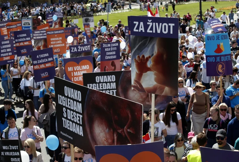 Hrvati nadaljujejo s Pohodi za življenje, tokrat v Splitu