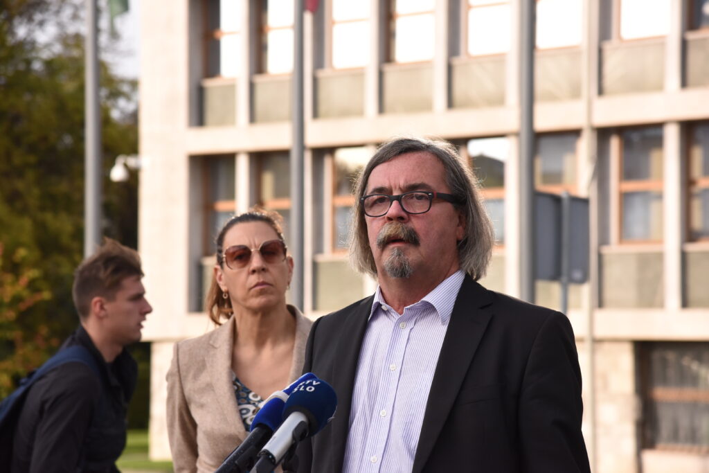 Poslanec Levice Šega razpravlja o gospodarstvu, medtem ko njegovih 16 s.p.-jev ni preživelo