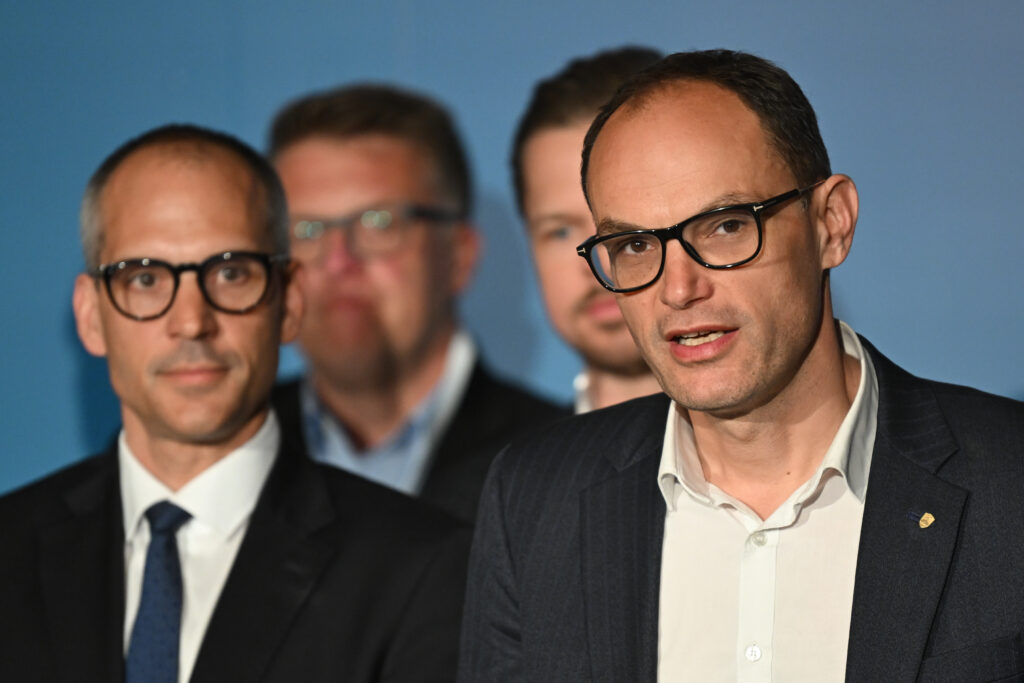 Demokrati prvi potrdili vstop v razvojno koalicijo