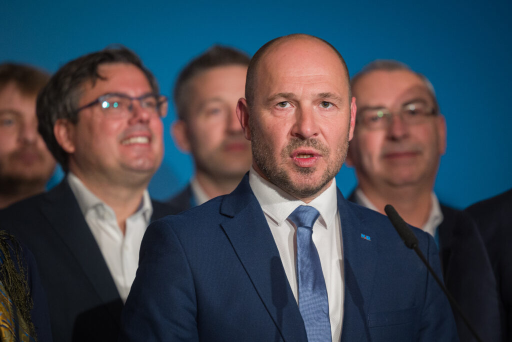 NSi gre soglasno v razvojno koalicijo