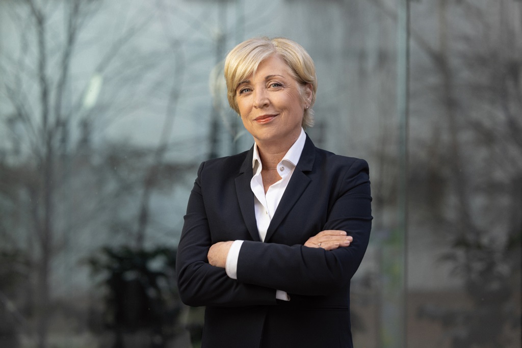 Evropska poslanka Tomc glede socialne kapice: Strašenje z znižanjem pokojnin je zelo zavajajoče