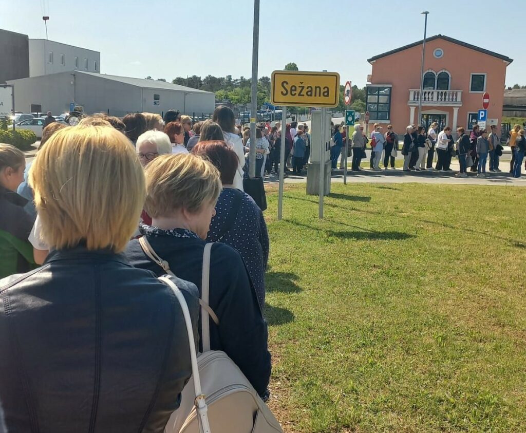 Zapuščina razsula v zdravstvu: Na stotine žensk v vrsti čakajo na vpis k ginekologinji