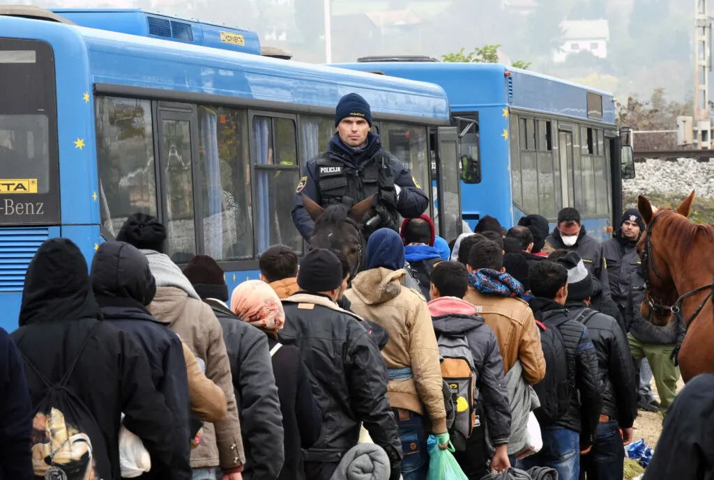 Med vikendom več kot 200 ilegalnih vdorov v državo