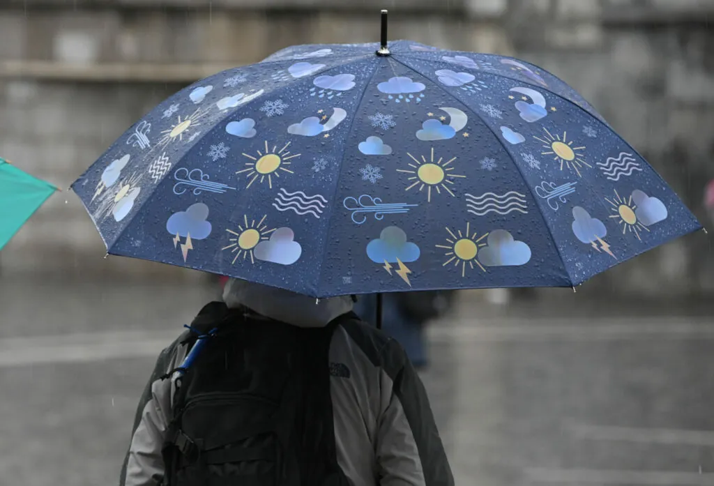 V sredo konec poletja? V četrtek močni nalivi in jesenske temperature