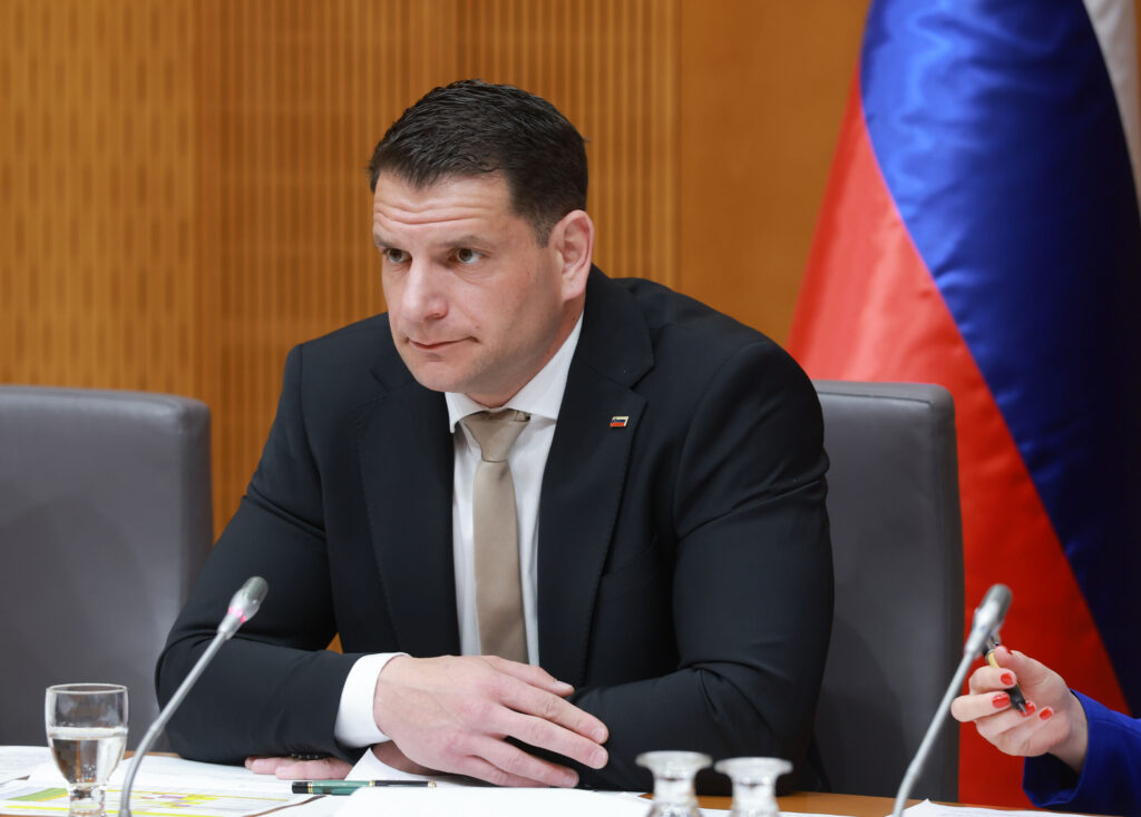 [Video] Predsednik DZ vložil ovadbe zaradi poskusov podkupovanja poslancev