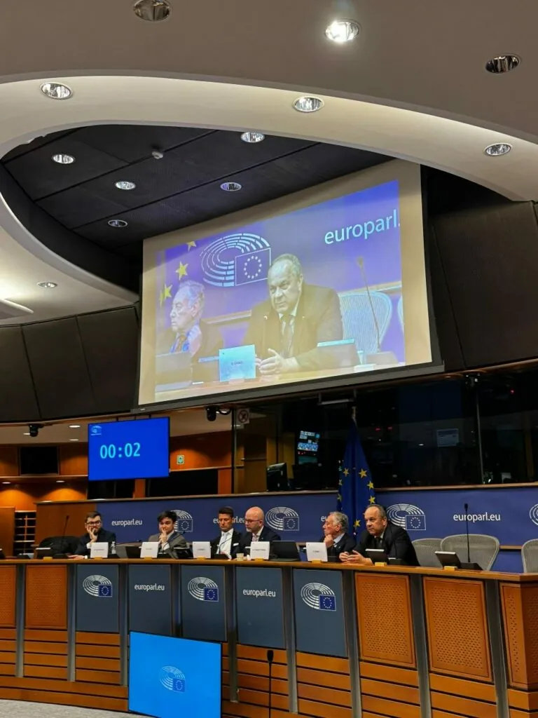 Grims v Bruslju: “Samo s sodelovanjem vseh desnih strank lahko še rešimo Evropo”