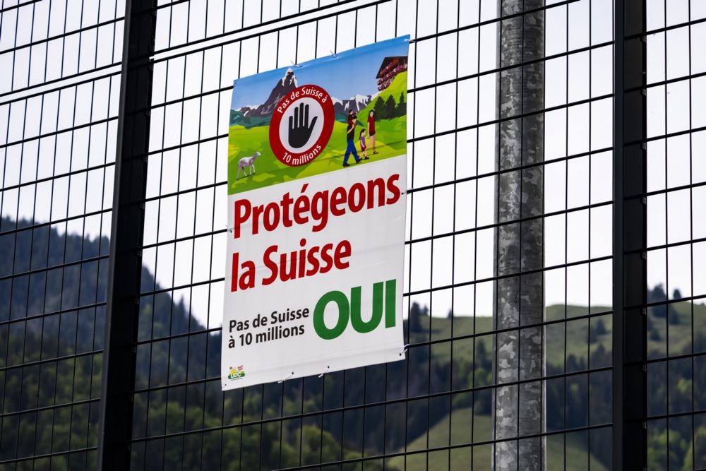 (O) Švicarji bodo v nedeljo odločali o omejitvi prebivalstva na 10 milijonov