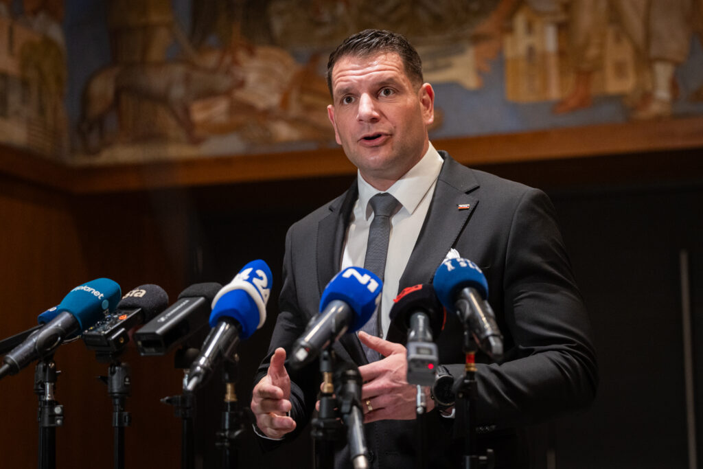 Stevanović zahteva odstop Luke Mesca