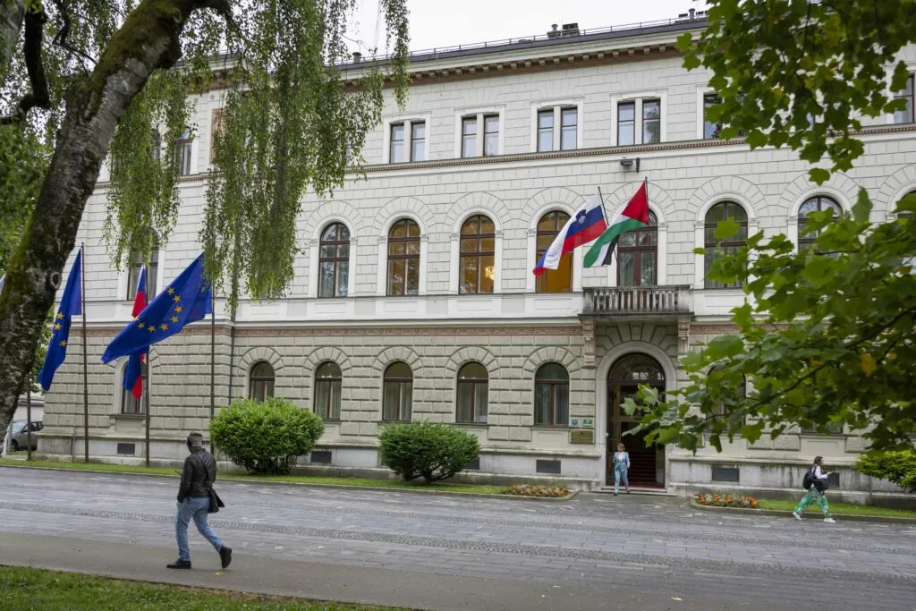 [Video] Predsednica se je spustila v ideološki boj z vlado