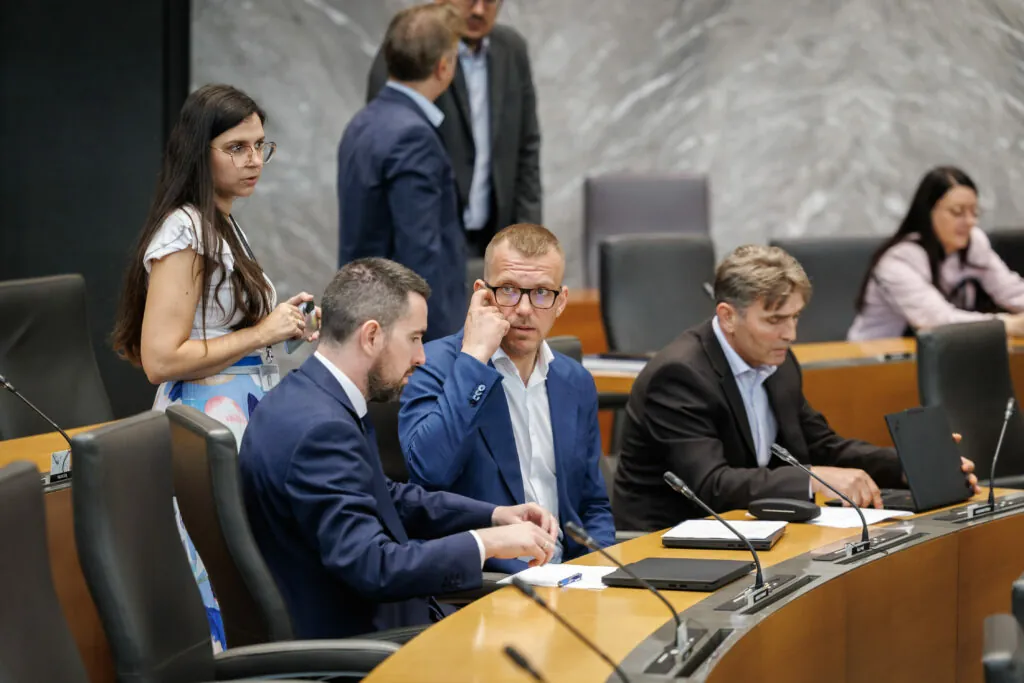 “Lovska sezona” na poslanca Resnice: Medijski linč namesto reševanja sistemskega problema