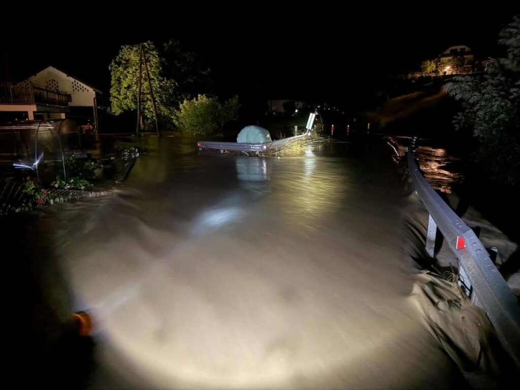 [Foto] Takšno opustošenje je za sabo pustilo neurje v Žetalah