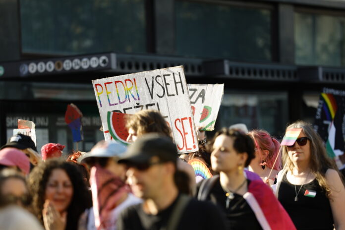 LGBTIQ+ industrijski kompleks v Sloveniji: vsaj 10,3 milijona evrov davkoplačevalskega denarja