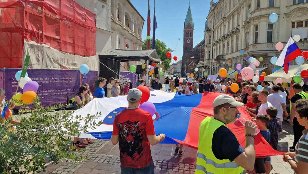 Pohod za življenje v Mariboru: življenje je dar, ne kazen