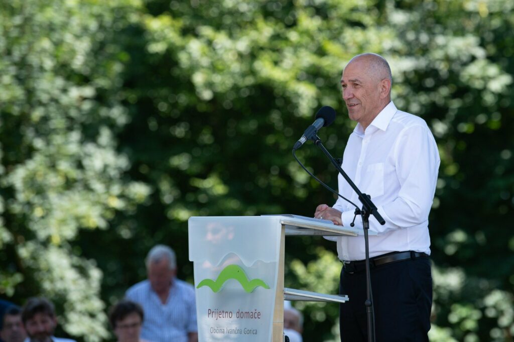 Na Polževem so voščili Sloveniji; Janša: “Kar smo dosegli pred 35 leti, ni bilo samoumevno”