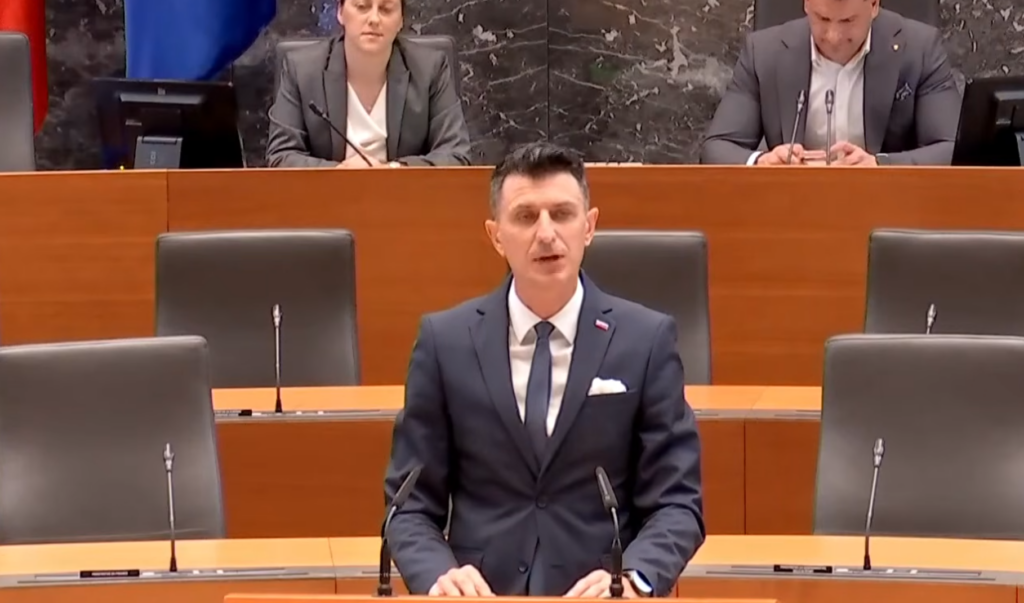 V koaliciji opozarjajo na zlorabe fiktivnih prijav tujcev, ki lahko volijo