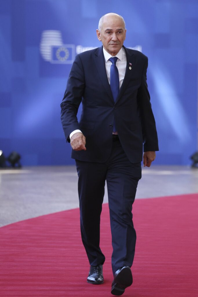 Premier Janez Janša ob prihodu na zasedanje Evropskega sveta: Prvi pogoj za uspešno Slovenijo je, da okrepimo konkurenčnost našega gospodarstva