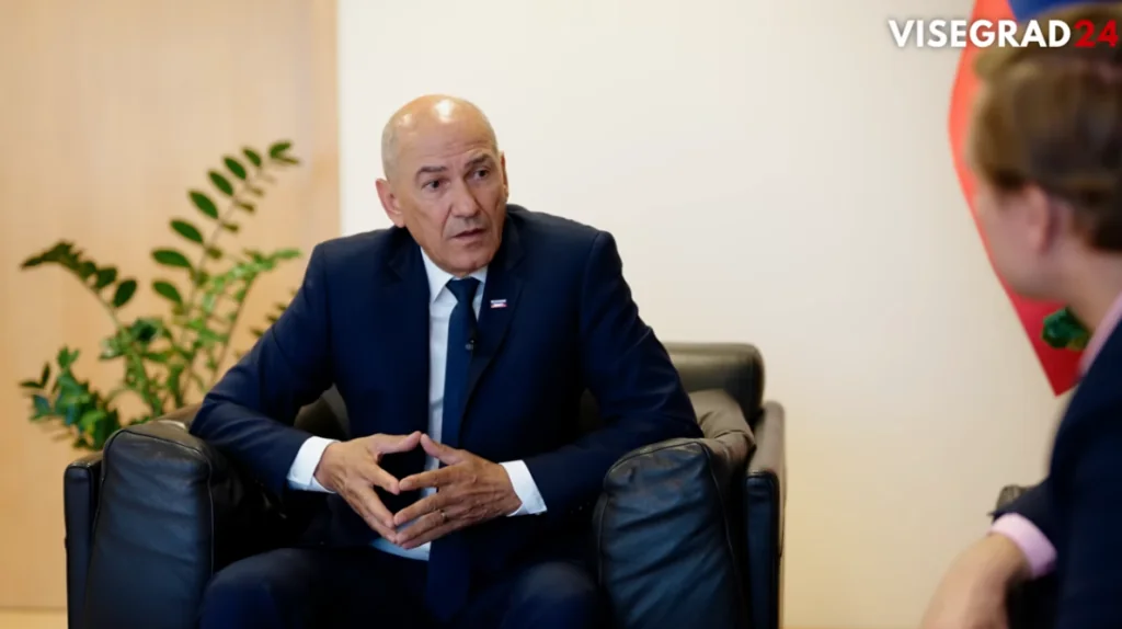 [Video] Janša za Visegrad24: Zahod je neveden glede tega, kar prihaja