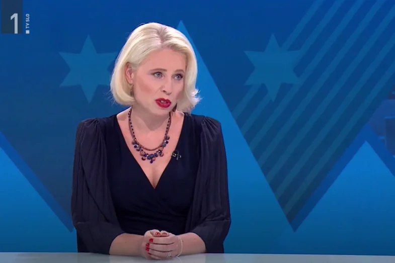 RTV za naš denar promovira političarko, ki so jo volivci poslali na smetišče zgodovine