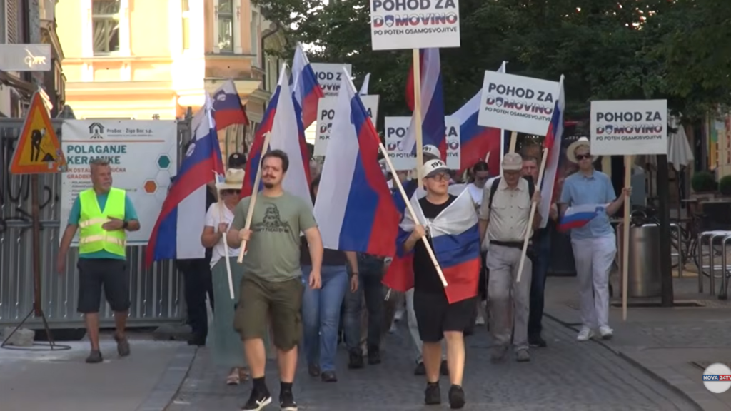 [Video] Na pohodu za domovino obujali spomine na ključne trenutke osamosvojitve