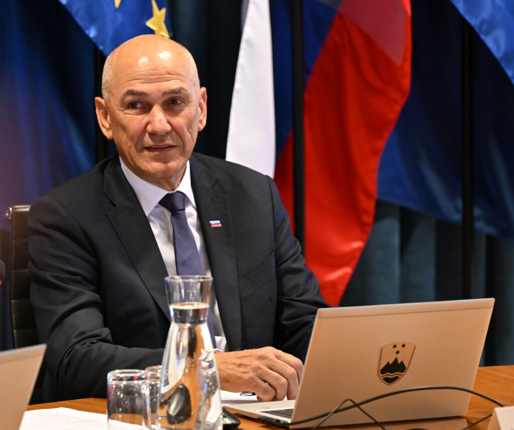 Intervju z Janezom Janšo: “Ugled Slovenije je zapravljen, zato ga je treba vrniti”