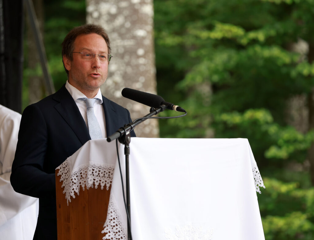 [Celoten govor] Ddr. Jaklič: Nujno je tudi uradno državno zavrženje vse totalitarne simbolike