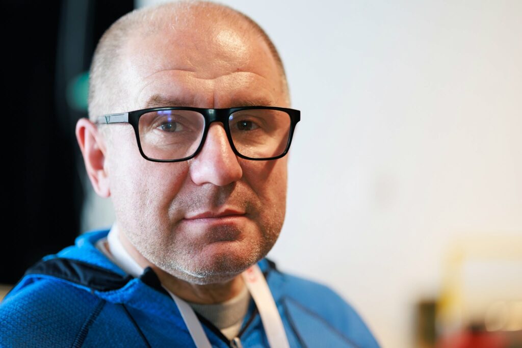 Levi anonimnež s smrtjo grozil spletnemu vplivniku