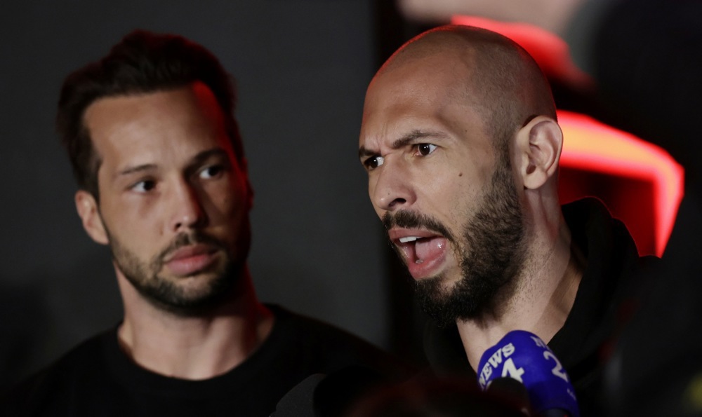 Andrew Tate in njegov brat Tristan aretirana v ZDA, soočata se že z 59 obtožbami