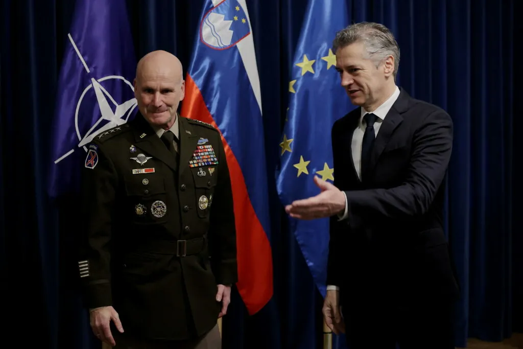 Se je Golob ponovno zlagal? Kateri ameriški generali so bili navdušeni nad goljufanjem zaveznikov?