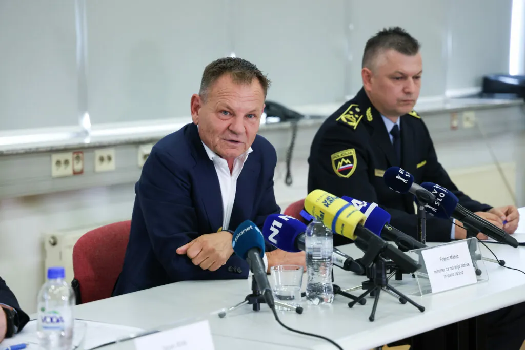 Minister Matoz: Policisti niso uradniki. Vsak dan so ogrožena njihova življenja. Zagotoviti jim je treba boljši standard