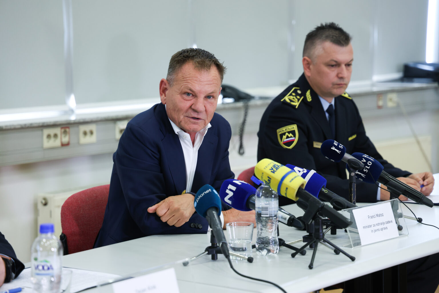 Vlada daje večja pooblastila policistom