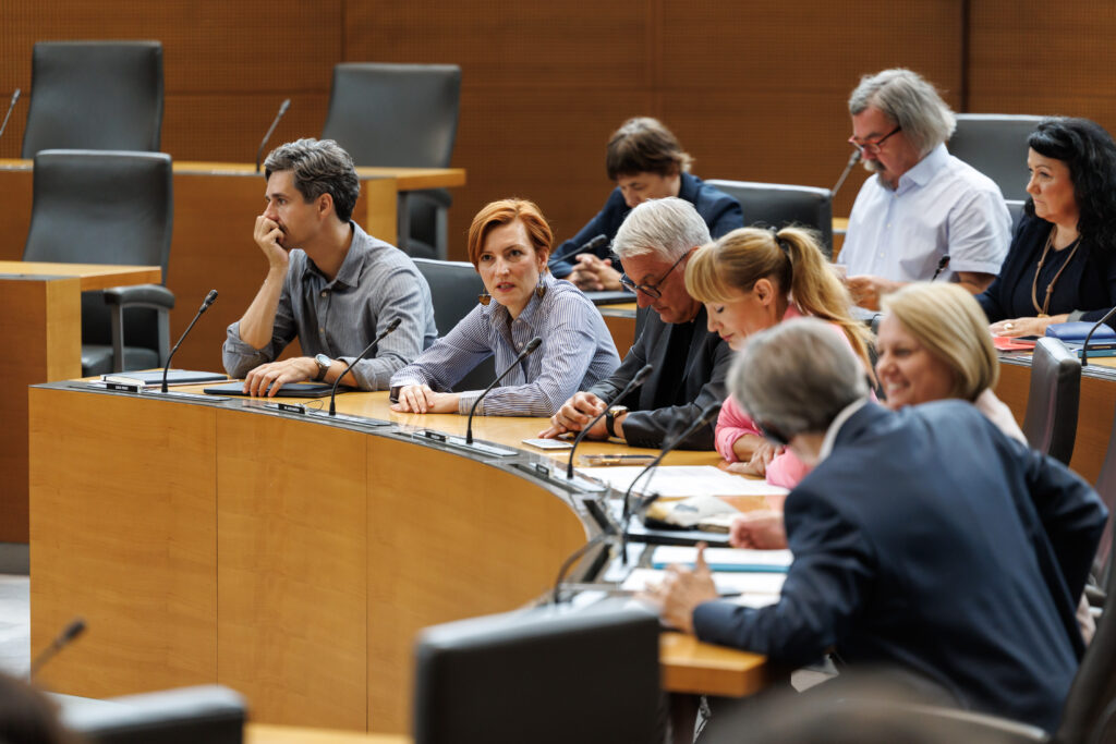Za 11. oktober razpisali referendum o noveli Zakona o parlamentarni preiskavi; Mahnič: “To bo referendum o korupciji”