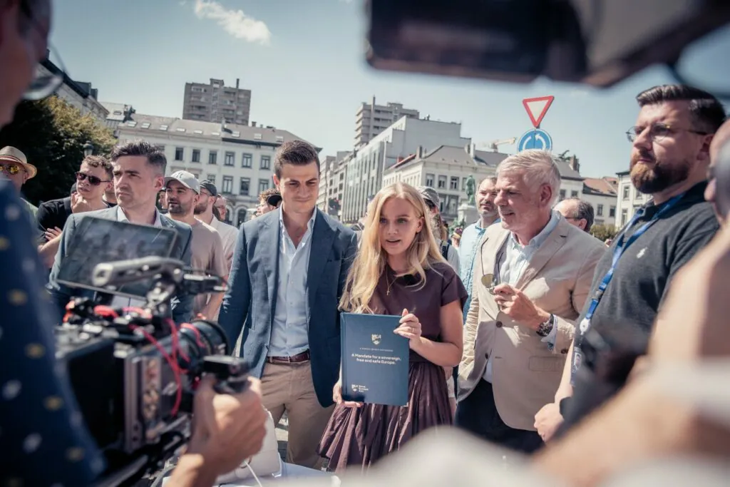 Domoljubna turneja »Evropski ščit« z zahtevami po remigraciji se bo septembra ustavila tudi v Ljubljani