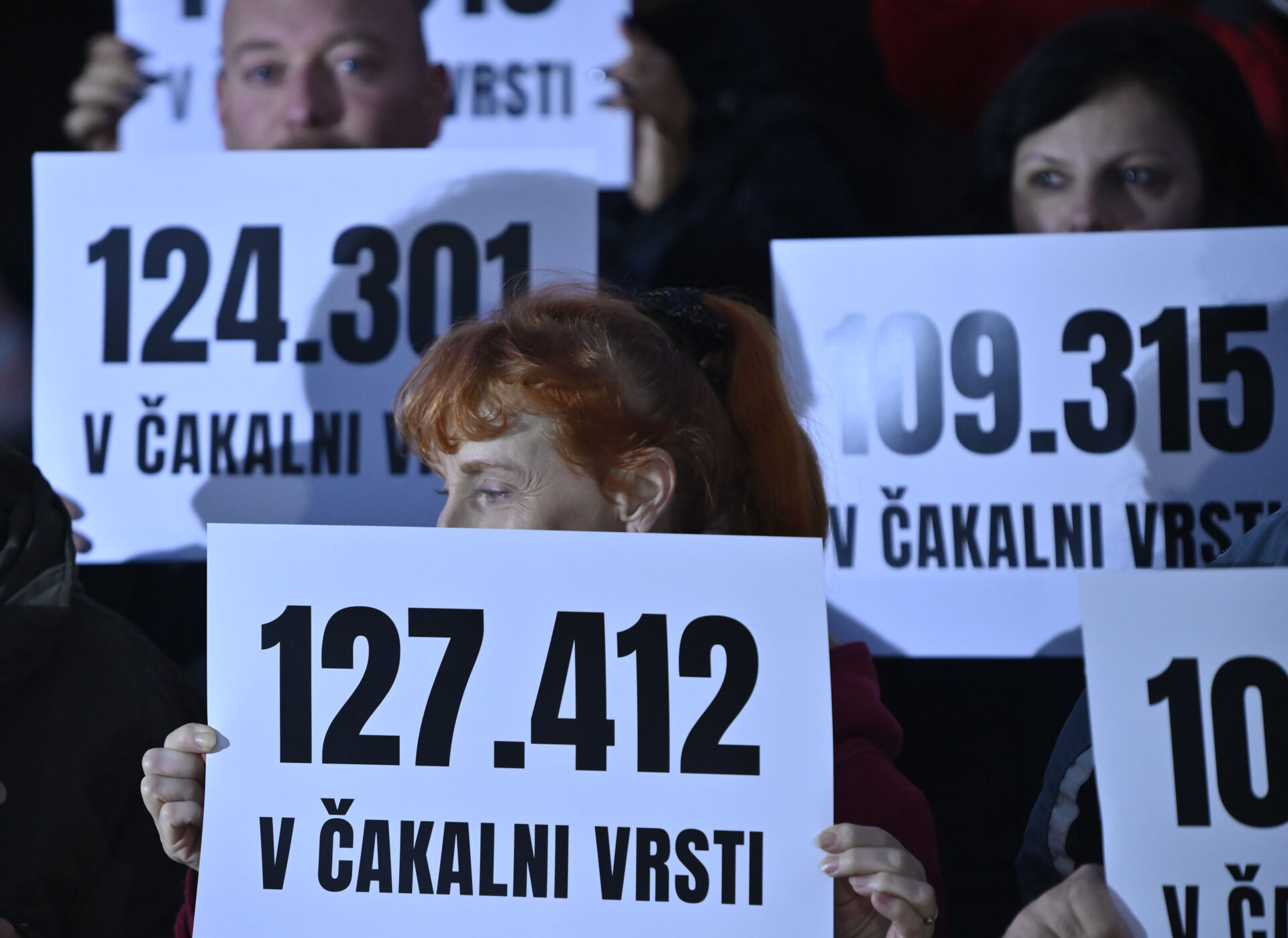 Slovensko zdravstvo: čakanje, tragedije in bitka za bolnika