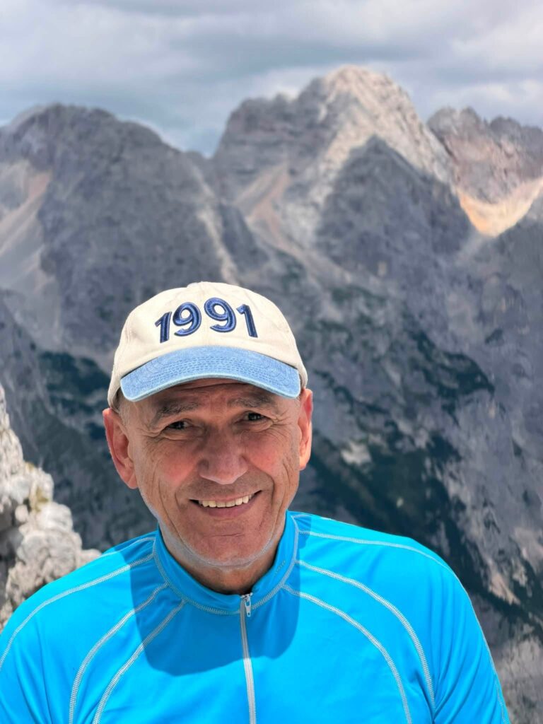 [Fotogalerija] Janšev vzpon v severno steno Triglava zaznamovalo posebno srečanje