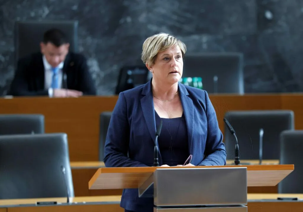 Godčeva z dejstvi razbila laži o “politični policiji”