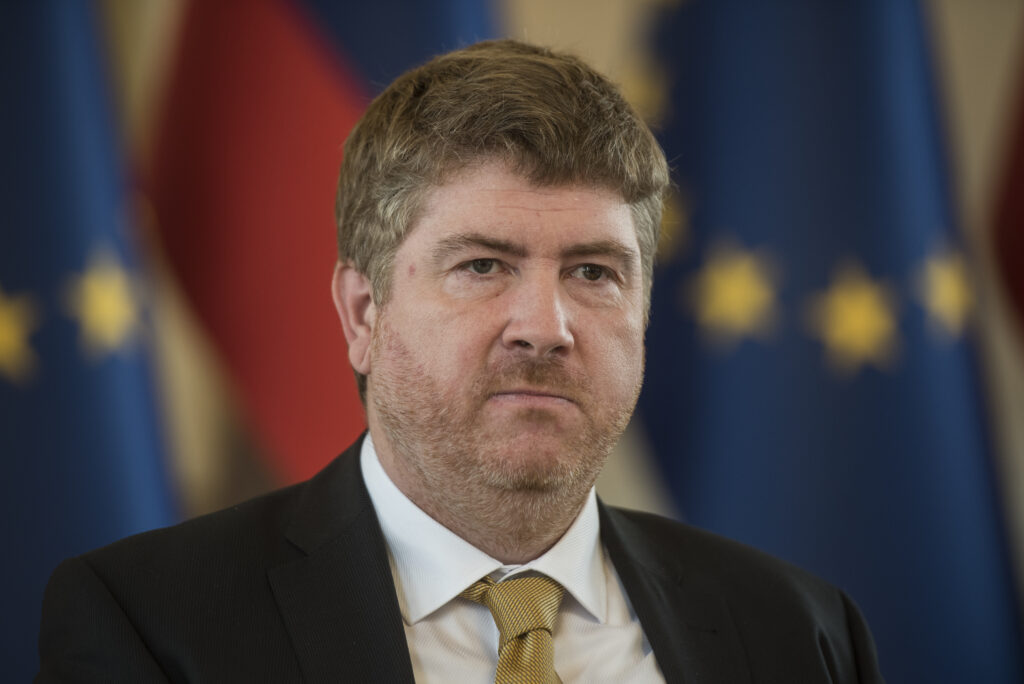 Ustavni sodnik Svetlič: “Sklicevanje na ‘depolitizacijo’ ne more utemeljiti nobene pravne odločitve, zlasti pa ne posega v mandate”