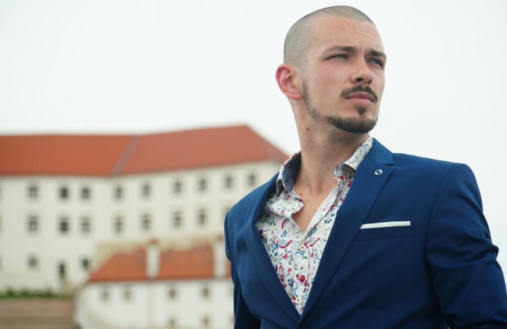 Mladi domoljub o shodu: “Ekstremno je, da ščitimo kriminalce namesto naših hčera”