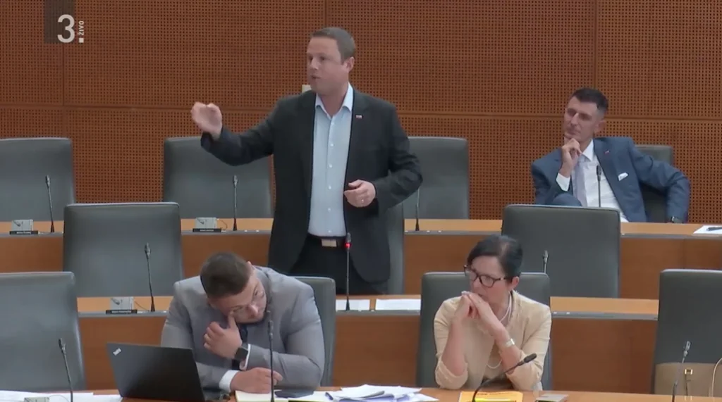 Mahnič brez dlake na jeziku: Udbaši zbirali podpise proti politični policiji