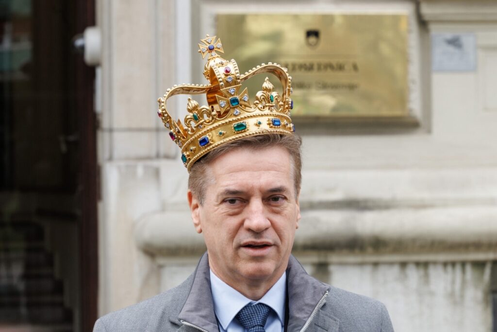 So Goloba na levici že pokopali kot kralja opozicije?