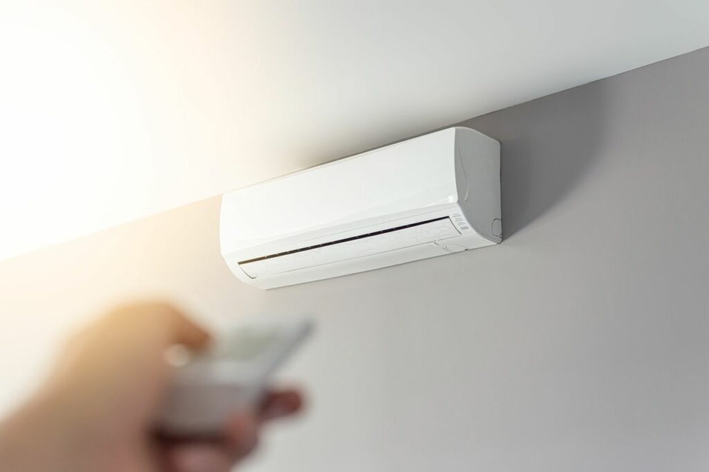 Ne zlivajte je v kanalizacijo! Voda iz klimatske naprave je zelo uporabna