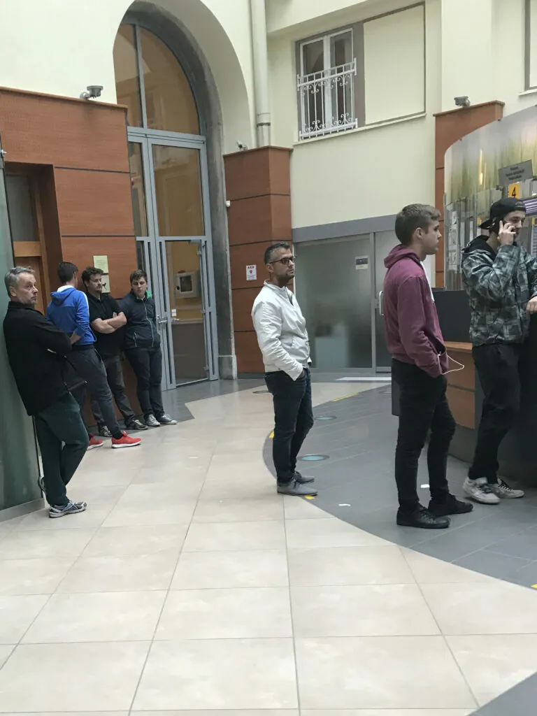 Ministrstvo odpravilo obvezno naročanje na upravnih enotah