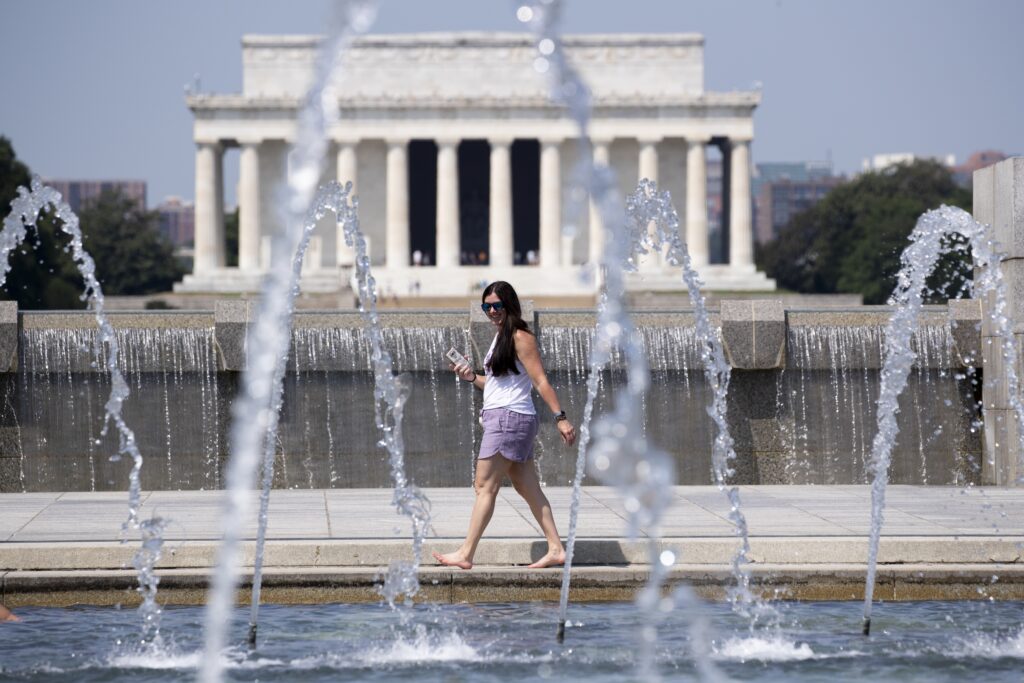 Vandali poškodovali spomenik ameriškim veteranom v Washingtonu