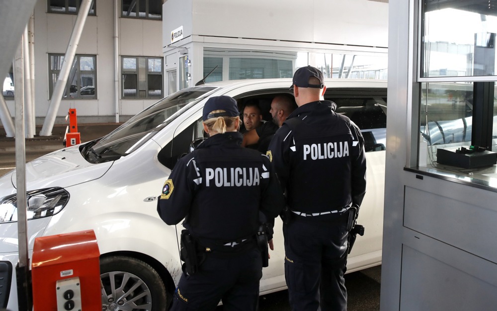 Policisti na območju Brežic samo v enem dnevu prijeli 86 tujcev zaradi nedovoljenega prehoda meje