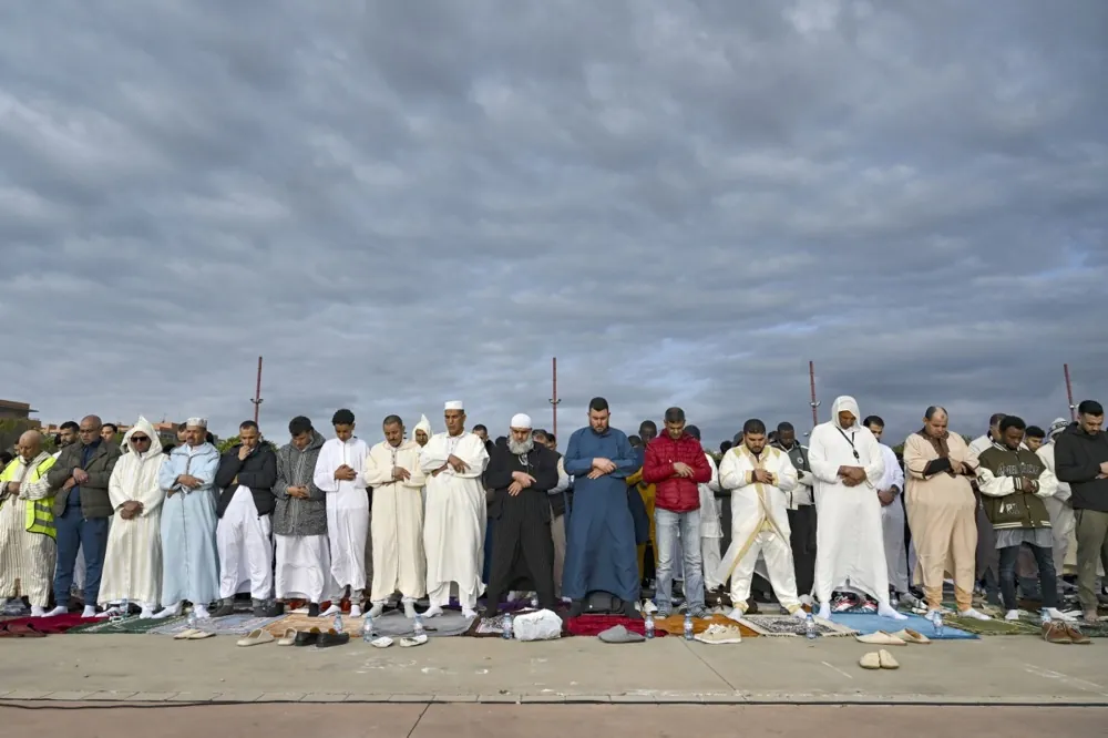 Pismo razumnega kristjana: Prihajamo v muslimanske države, kjer bomo jedli svinjino in pili alkohol