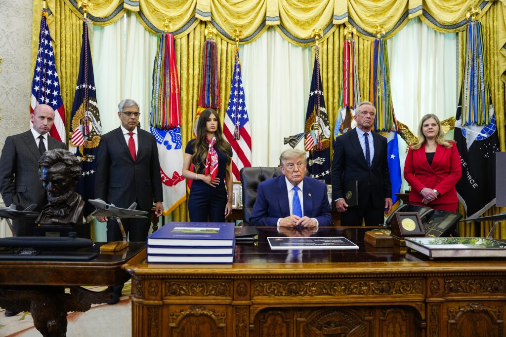 Trumpova vlada ukinja financiranje sprememb spola pri mladoletnikih