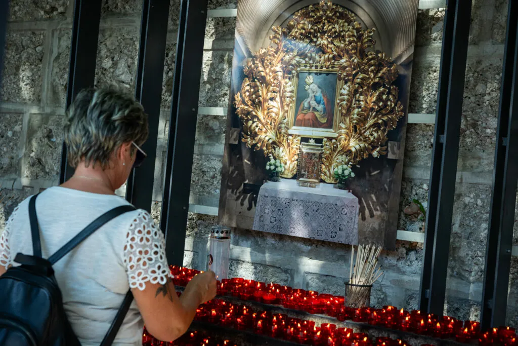 Kristjani obeležujemo Veliki šmaren – praznik upanja in materinstva