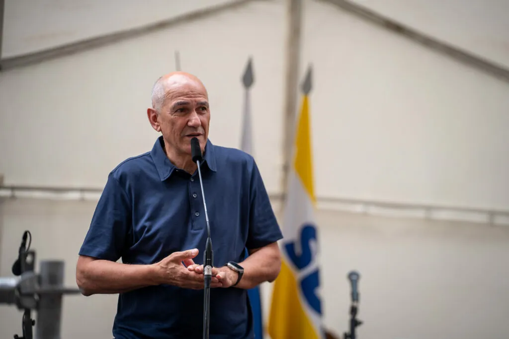 Janša ob prazniku izpostavil krščanske korenine Slovenije: “Na njih gradimo prihodnost”