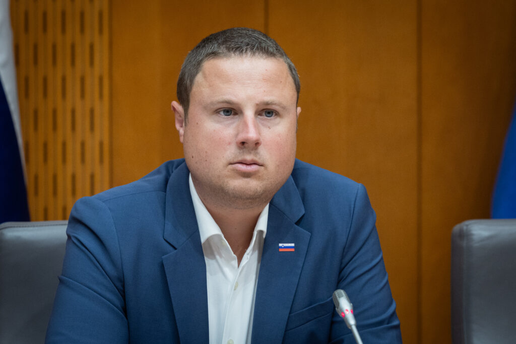 [Video] Žan Mahnič ni pretiraval: tujcev je vse več, levica pa si zatiska oči