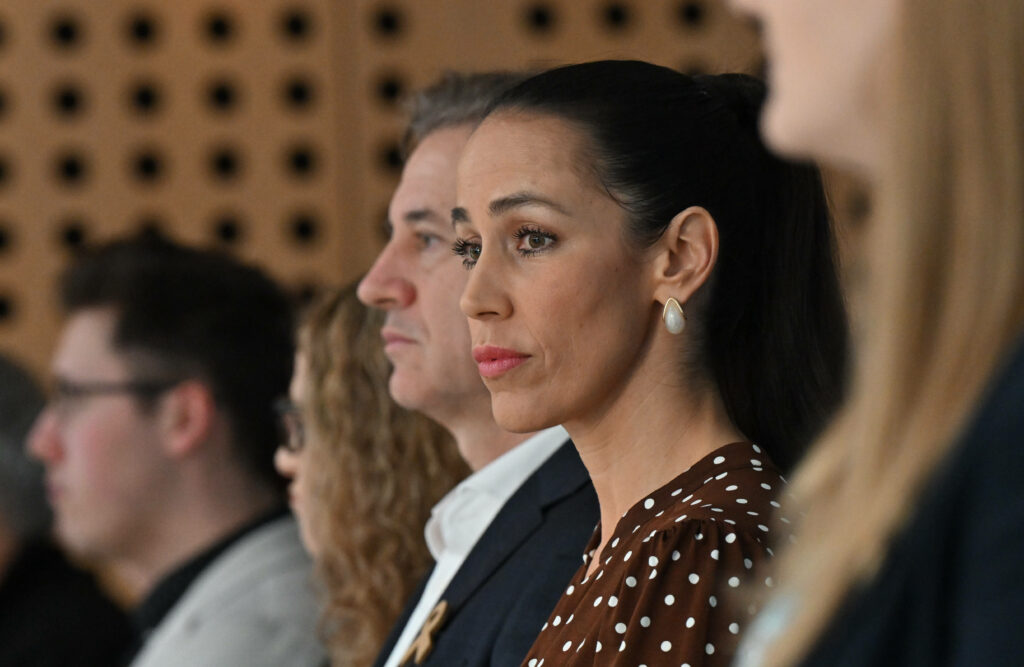 Tina Gaber Golob besno nad Janšo in Kokotovo zaradi veterinarskega kaosa – čeprav še vedno velja stari zakon